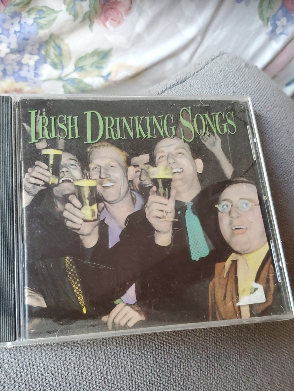 Irish Drinking Songs CD - Classic Pub Music (Green, Black)